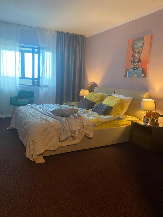 Victoriei Deluxe Suites Bucarest Esterno foto