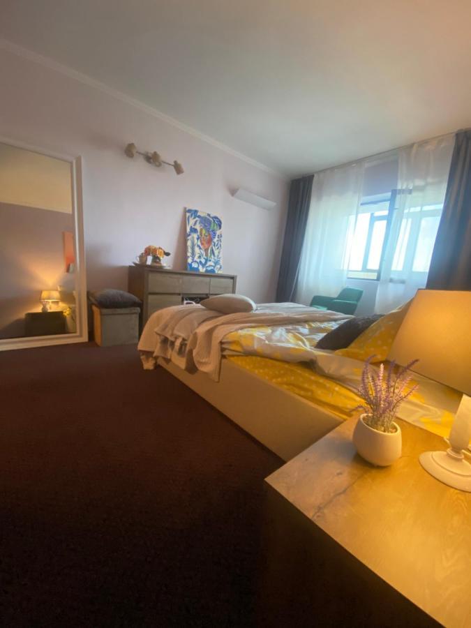 Victoriei Deluxe Suites Bucarest Esterno foto