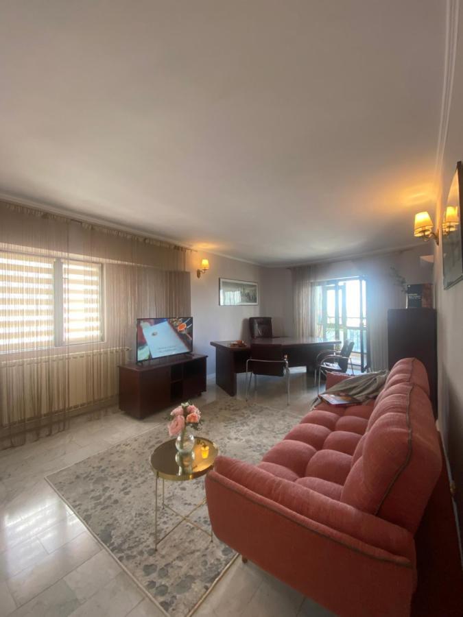 Victoriei Deluxe Suites Bucarest Esterno foto
