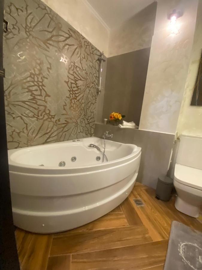 Victoriei Deluxe Suites Bucarest Esterno foto