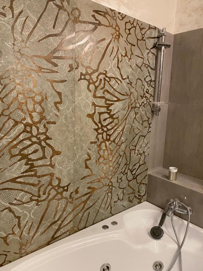 Victoriei Deluxe Suites Bucarest Esterno foto
