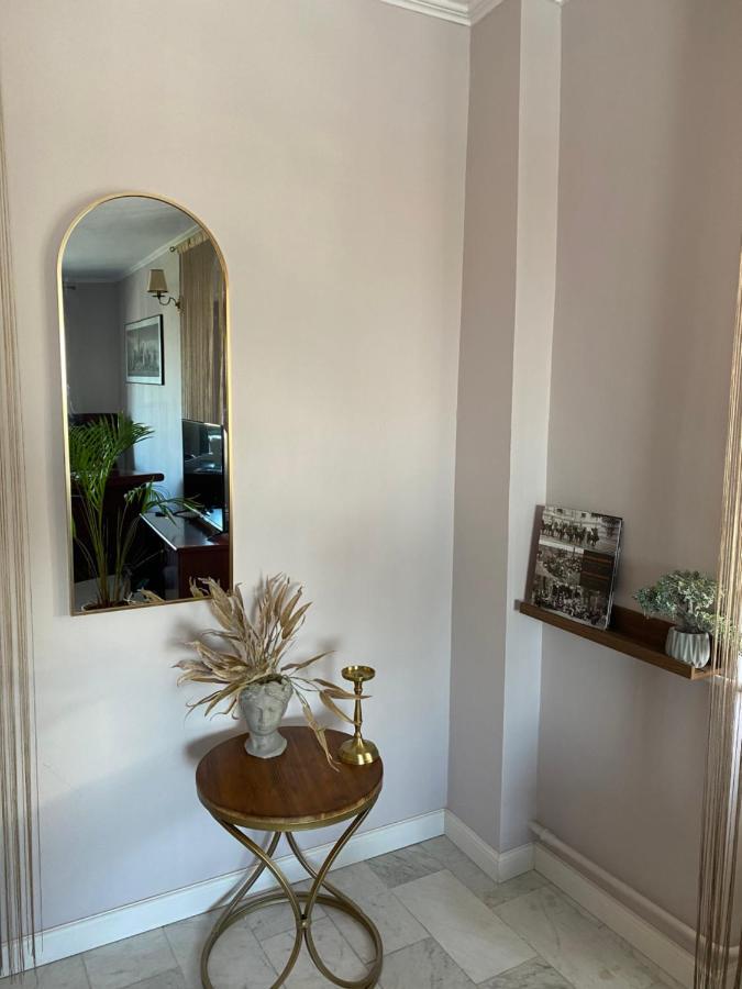 Victoriei Deluxe Suites Bucarest Esterno foto